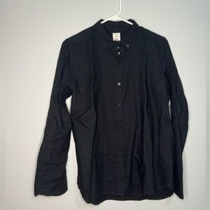GAP Women’s Black Fitted Boyfriend Button Down size Medium